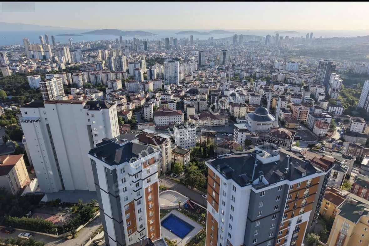 3+1 Havuzlu Kapalı Otoparklı-site İçerisinde