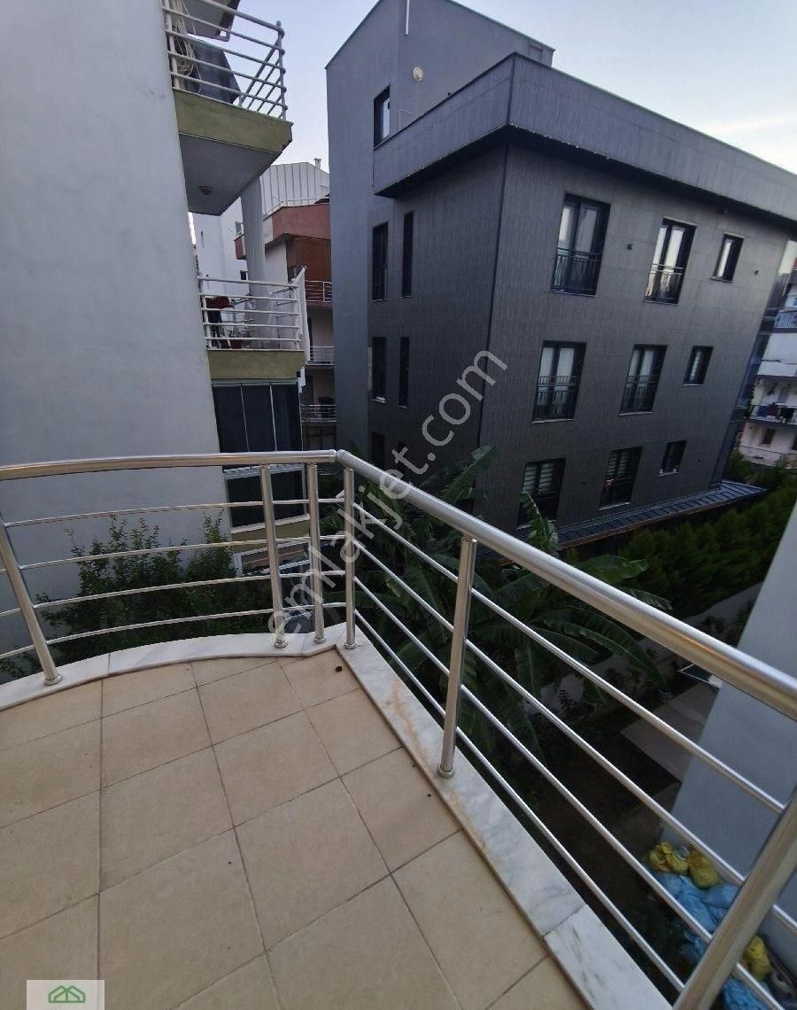 Kuşadası Ege Mahallesi’nde Merkezi Konumda Satılık 2+1 Daire - Görsel 4