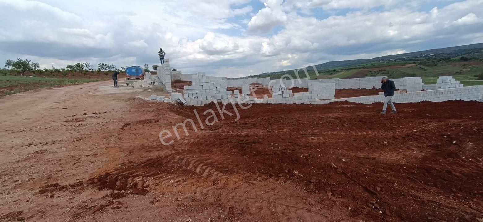 Aktifden Asfalt Üzeri Etrafı Çevrili Kuyusu Olan Bağ Evlik Arazi - Görsel 9