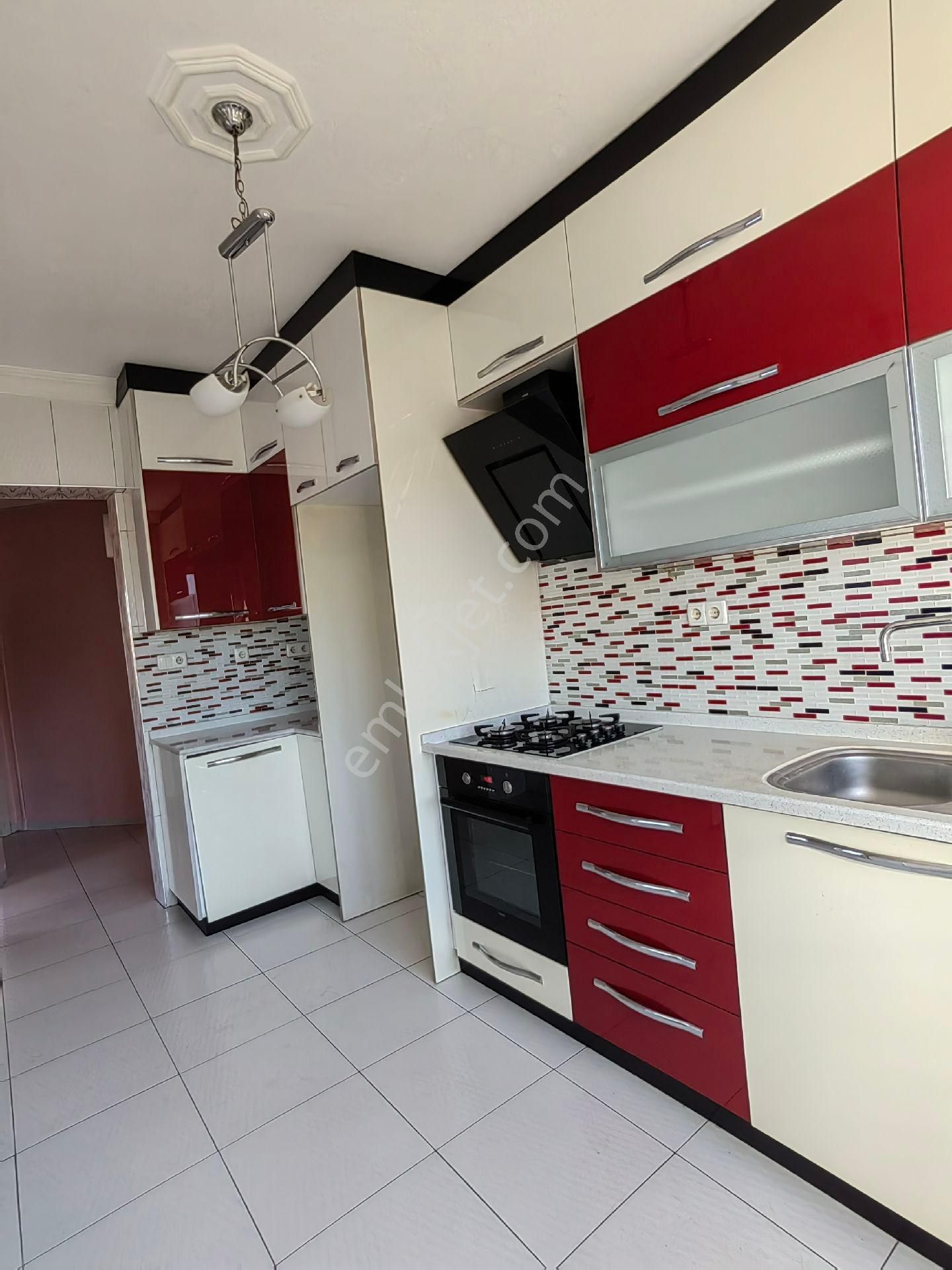 Nasreddin Emlak Tan Atatürk Ortaokulu Karşısı Kiralık Daire