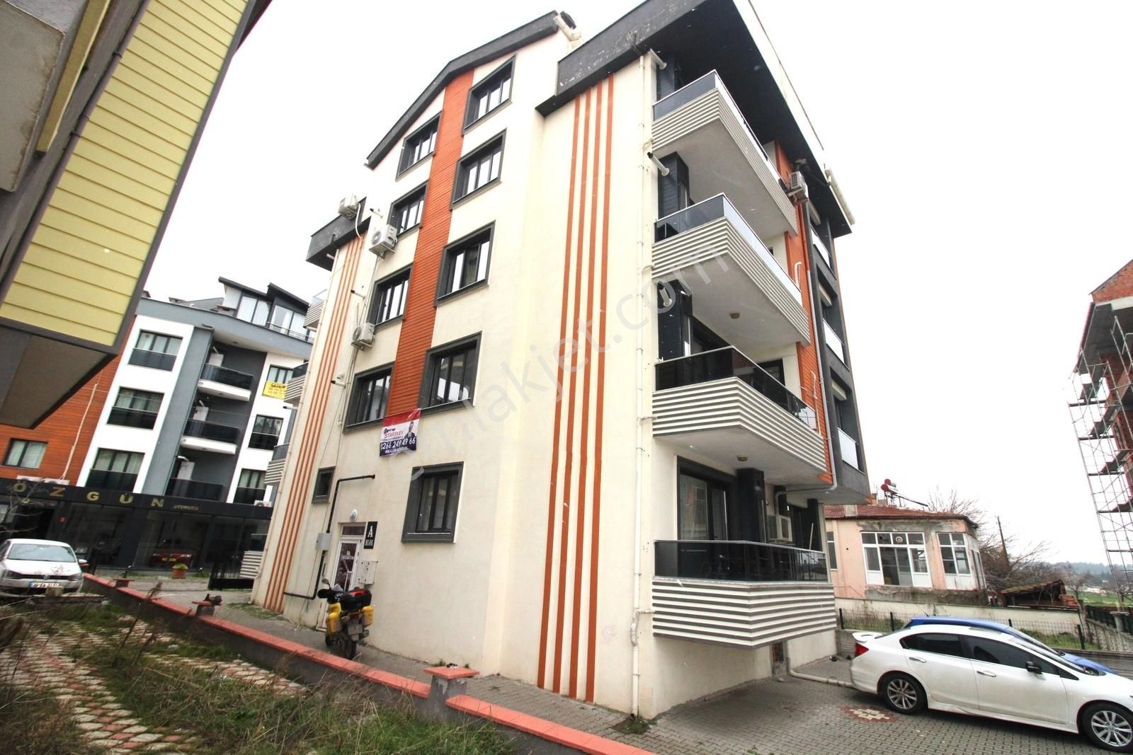Avm - Adliye - Hastane Yakını Ara Kat Kiralık 1+1 Daire