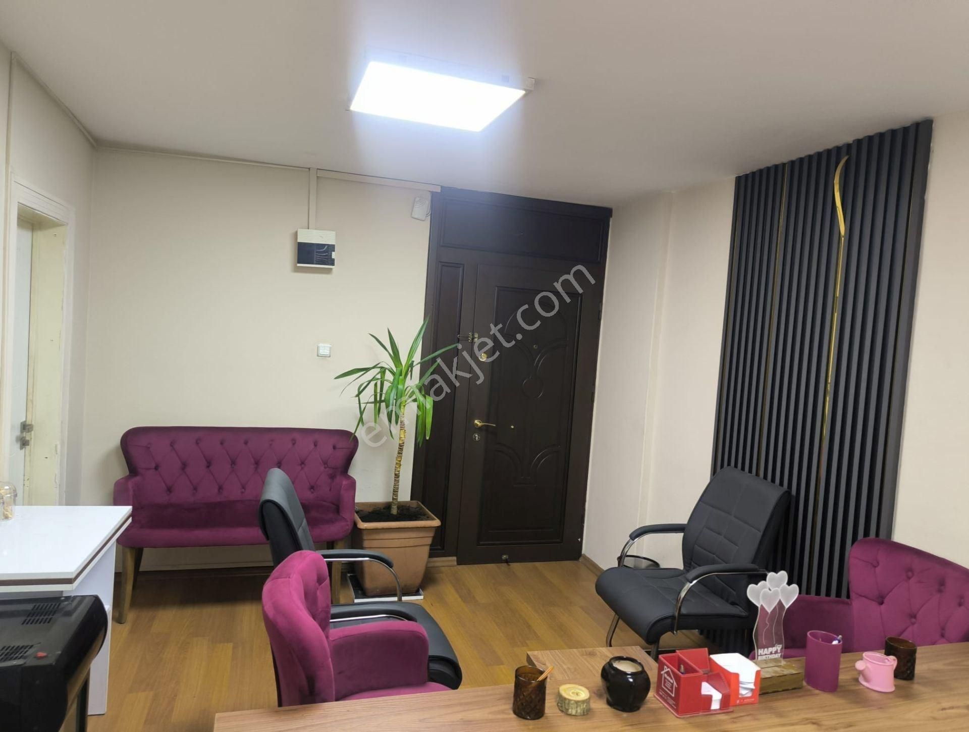 Avcılar'ın Kalbinde, Tabela Değeri Yüksek, Fırsat Ofis/büro - Görsel 18