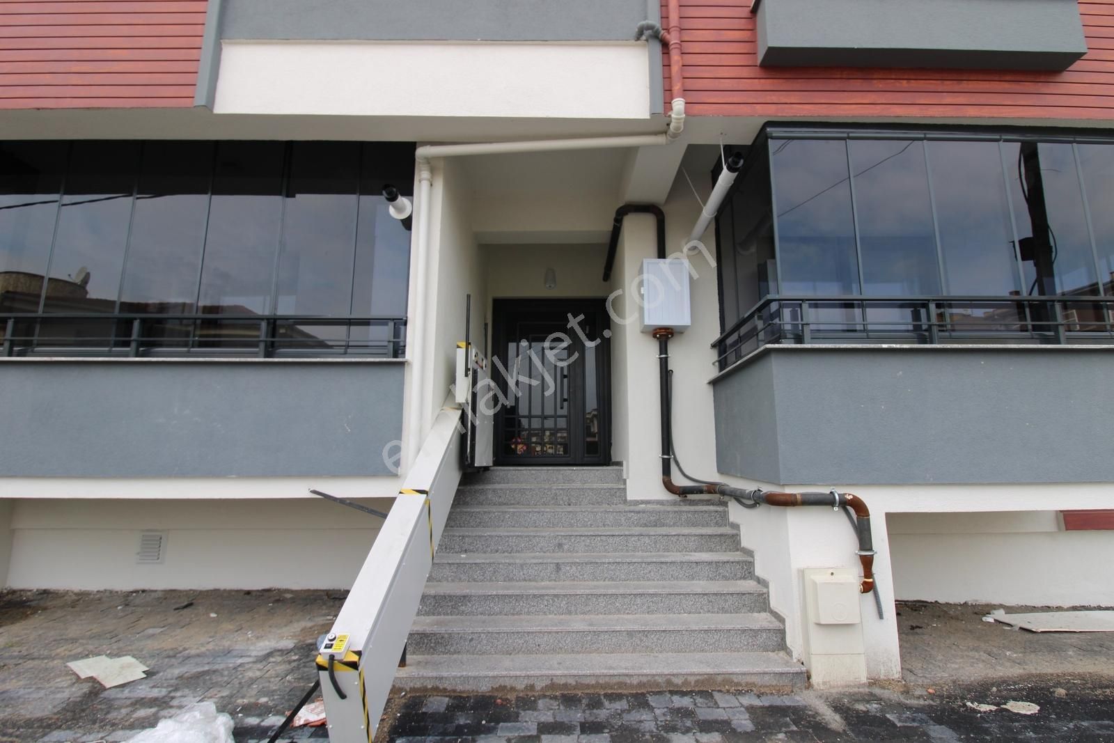 Bahçelievler Mah. Teknik Lise Cd. Ptt Şubesi Karşı Sokağında - Görsel 11