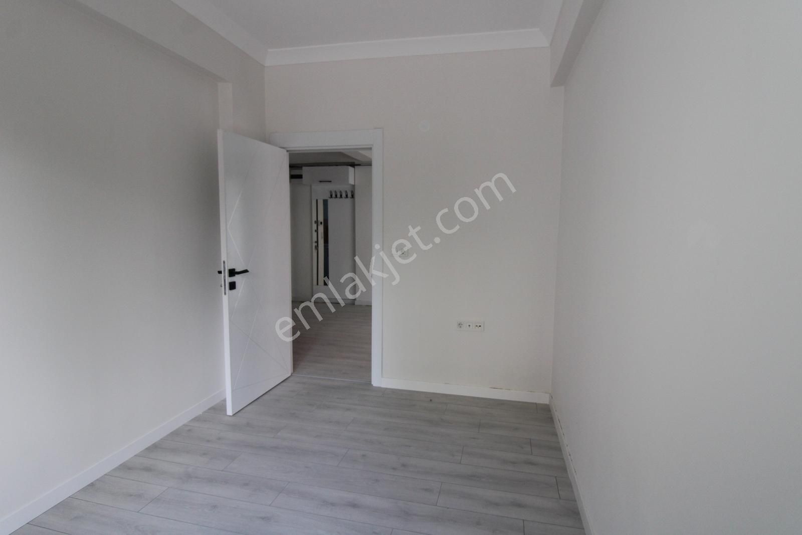 Bahçelievler Mah. Teknik Lise Cd. Ptt Şubesi Karşı Sokağında - Görsel 14