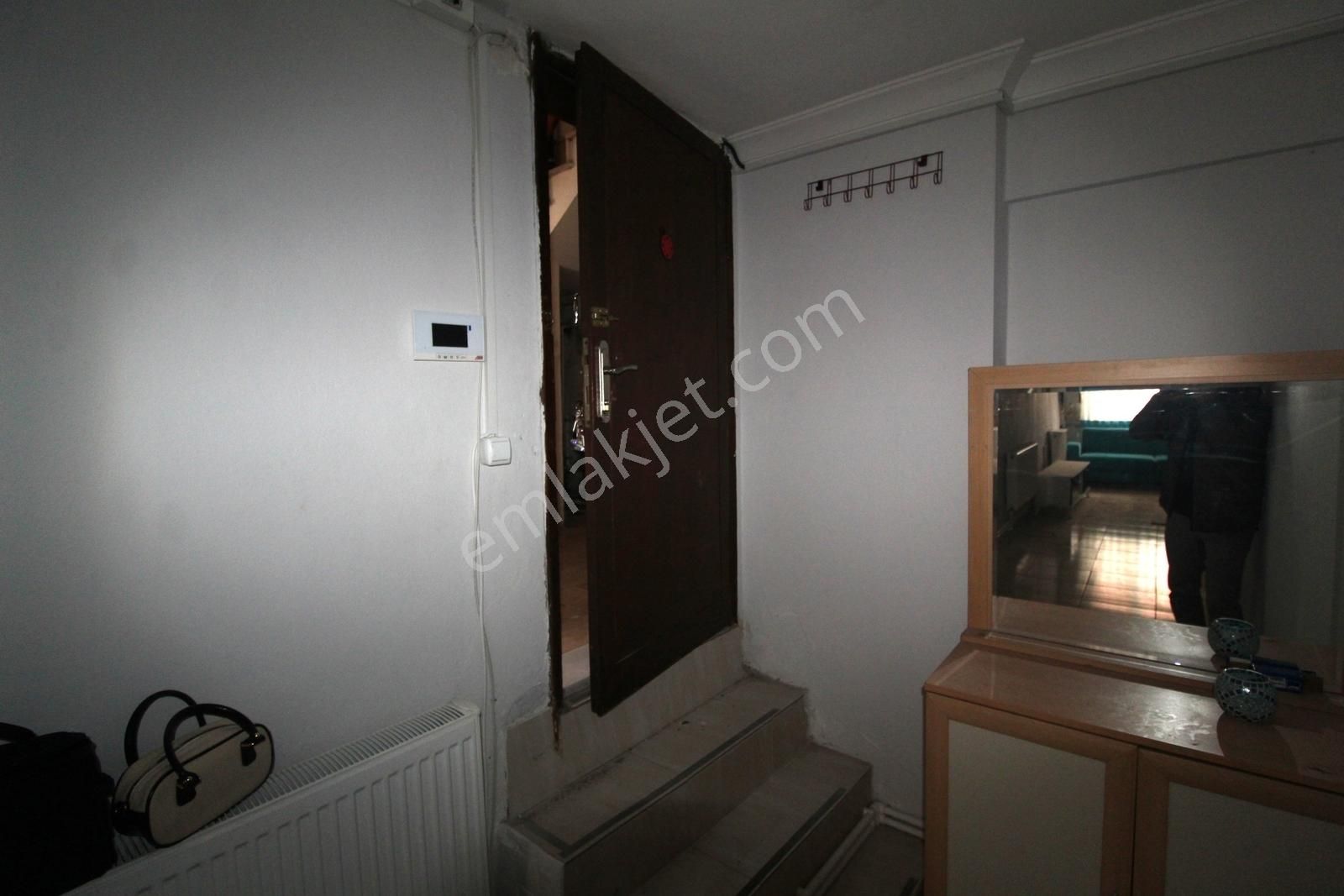 Bahçelievler Teknik Lise Cad.üzeri Bodrum Kat Satılık 1+1 Daire - Görsel 3