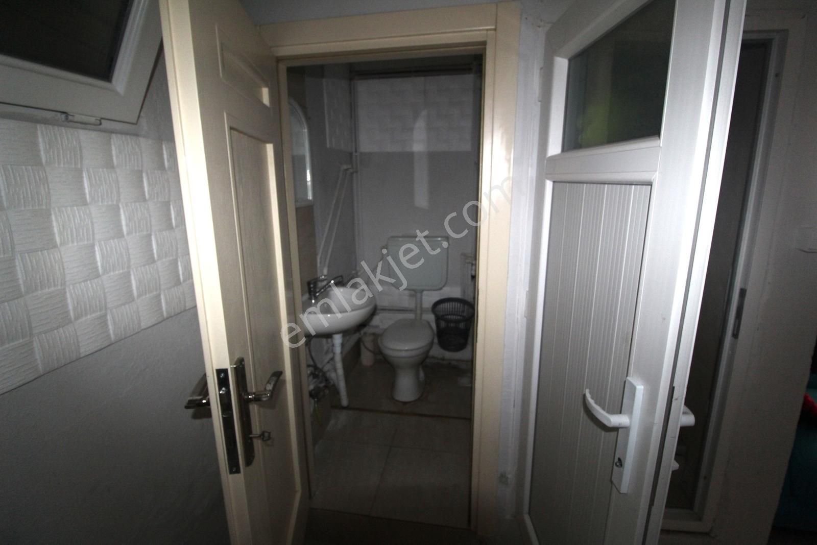 Bahçelievler Teknik Lise Cad.üzeri Bodrum Kat Satılık 1+1 Daire - Görsel 6