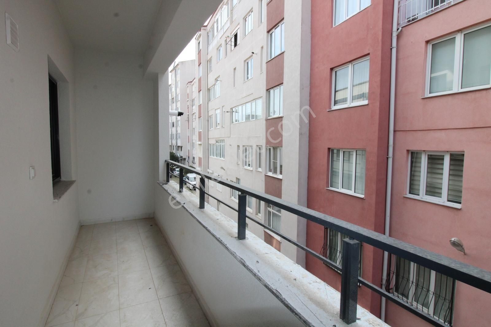 Bahçelievler Mah. Teknik Lise Cd. Ptt Şubesi Sokağında 1+1 Daire - Görsel 3