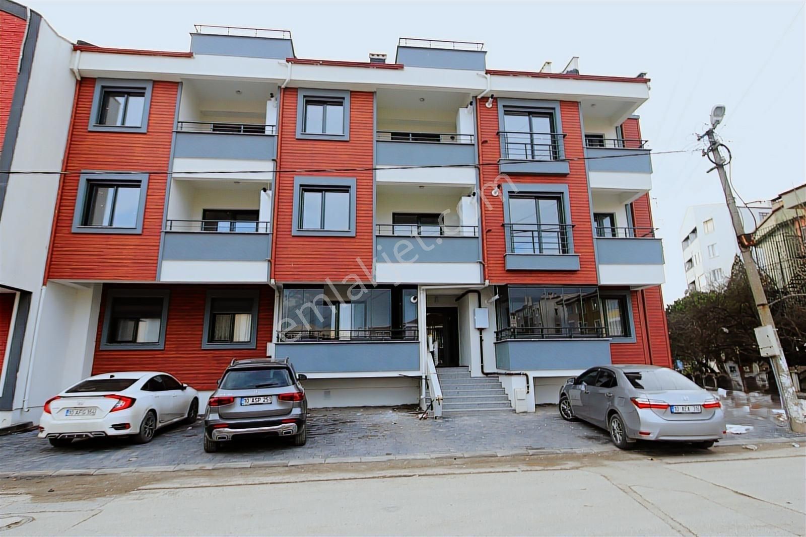 Bahçelievler Mah. Teknik Lise Cd. Ptt Şubesi Sokağında 1+1 Daire - Görsel 20