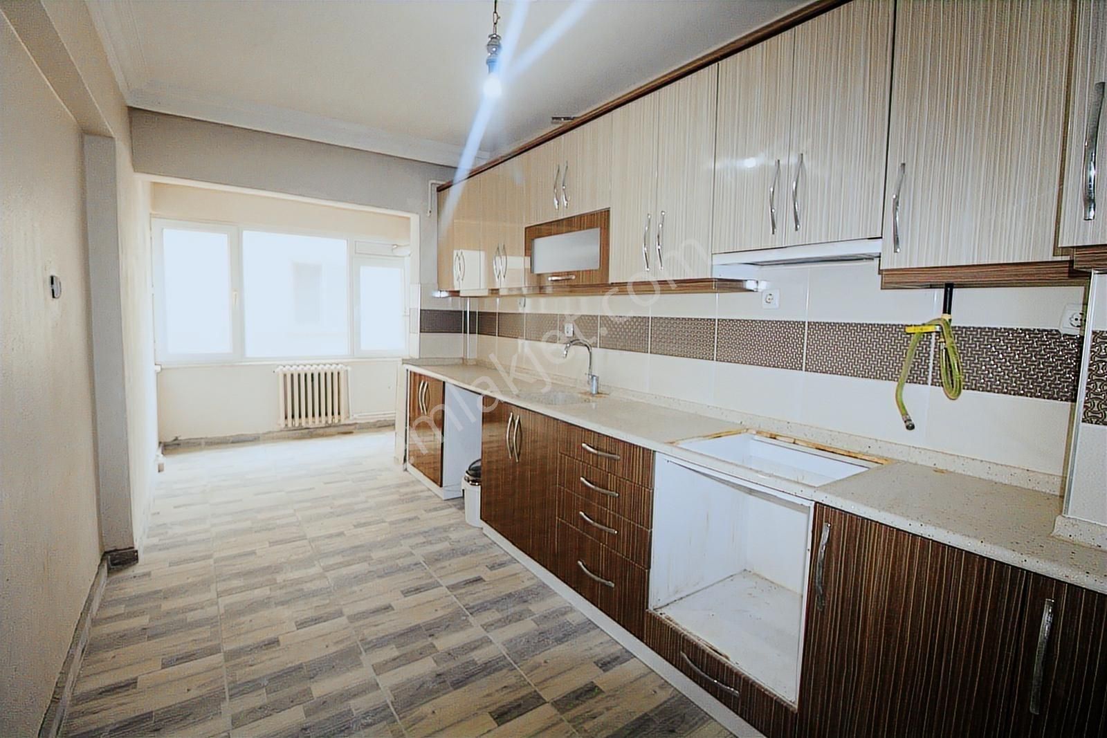 Startkey Den Bahçelievlerde Satılık Arakat 2+1 Daire 115m2 - Görsel 7