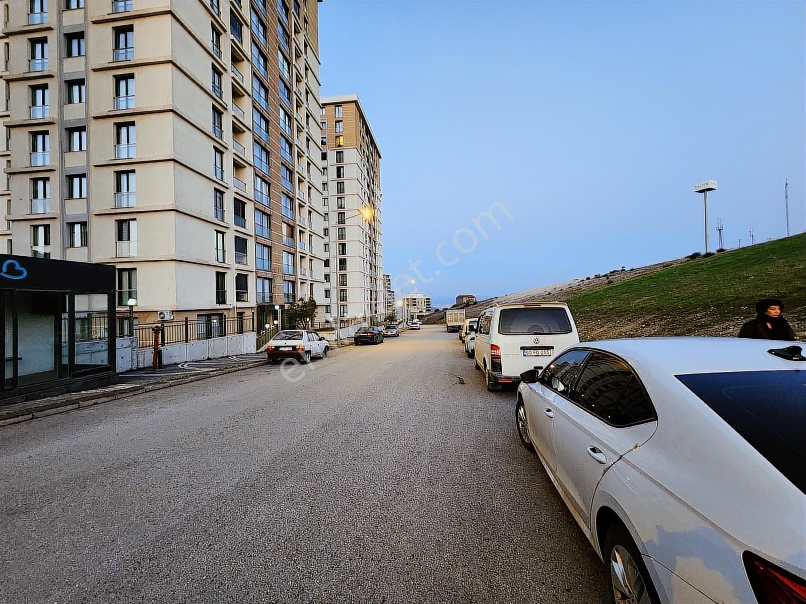 Startkey Yönden Şehir Manzaralı Ferah Kapalı Otoparklı 3+1 - Görsel 27