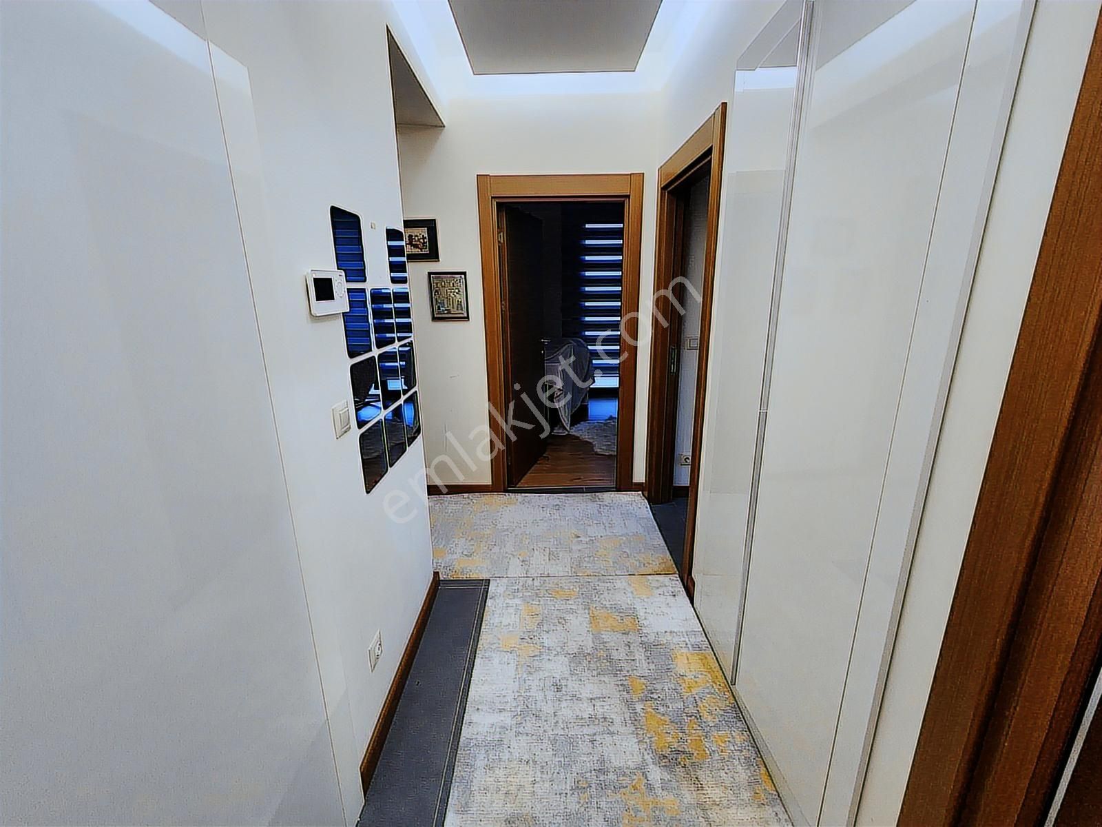 Startkey Yönden Şehir Manzaralı Ferah Kapalı Otoparklı 3+1 - Görsel 14