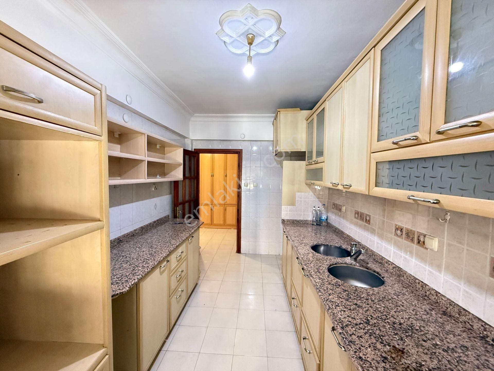 Alanya Güllerpınarı 25m Yol Üstü 3+1 Eşyasız Kiralık Daire - Görsel 16