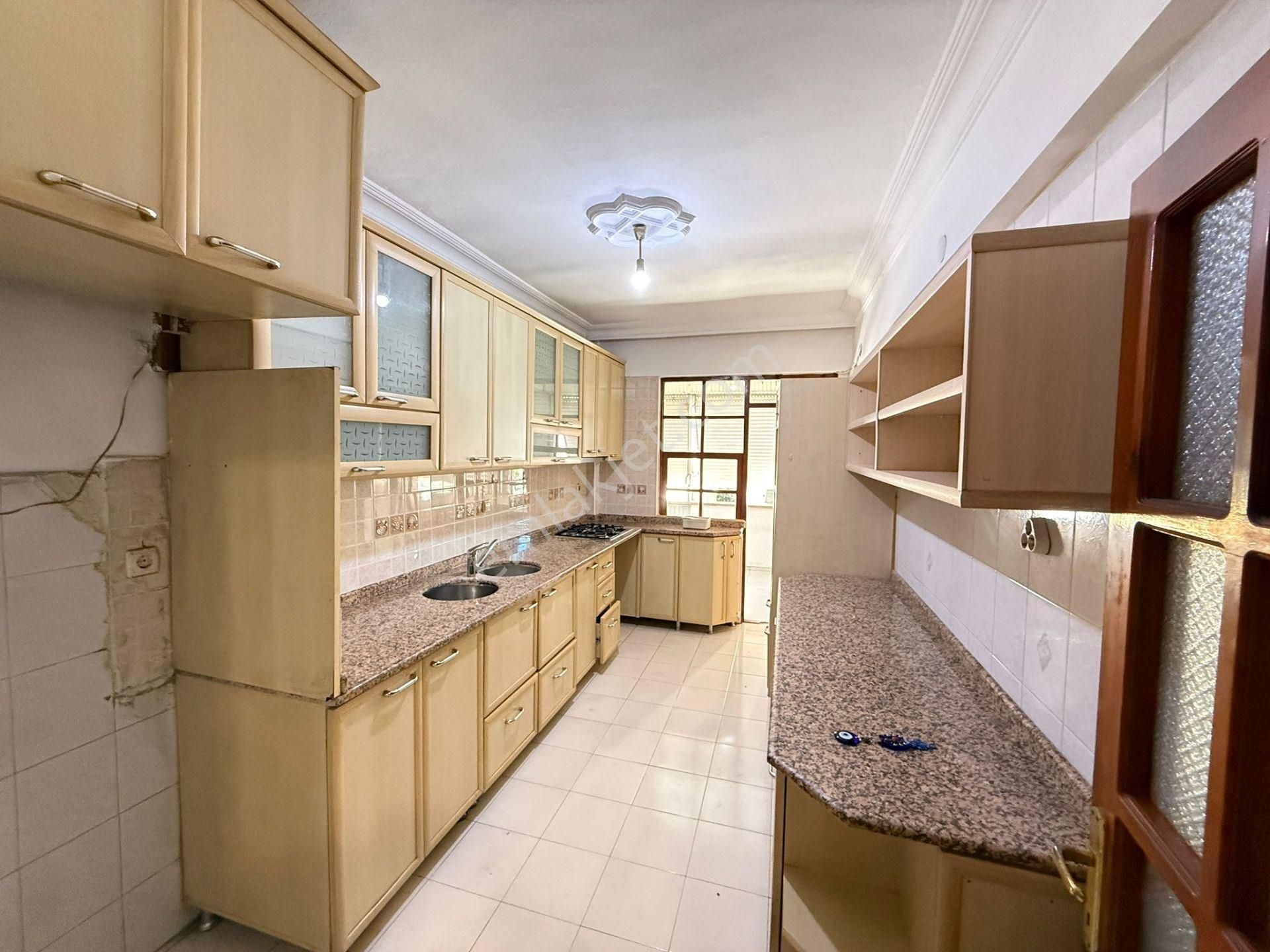 Alanya Güllerpınarı 25m Yol Üstü 3+1 Eşyasız Kiralık Daire - Görsel 4