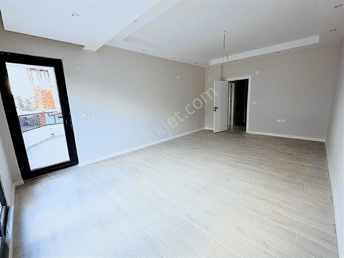 Okullar Bölgesinde Geniş Lüks Daire - Görsel 13