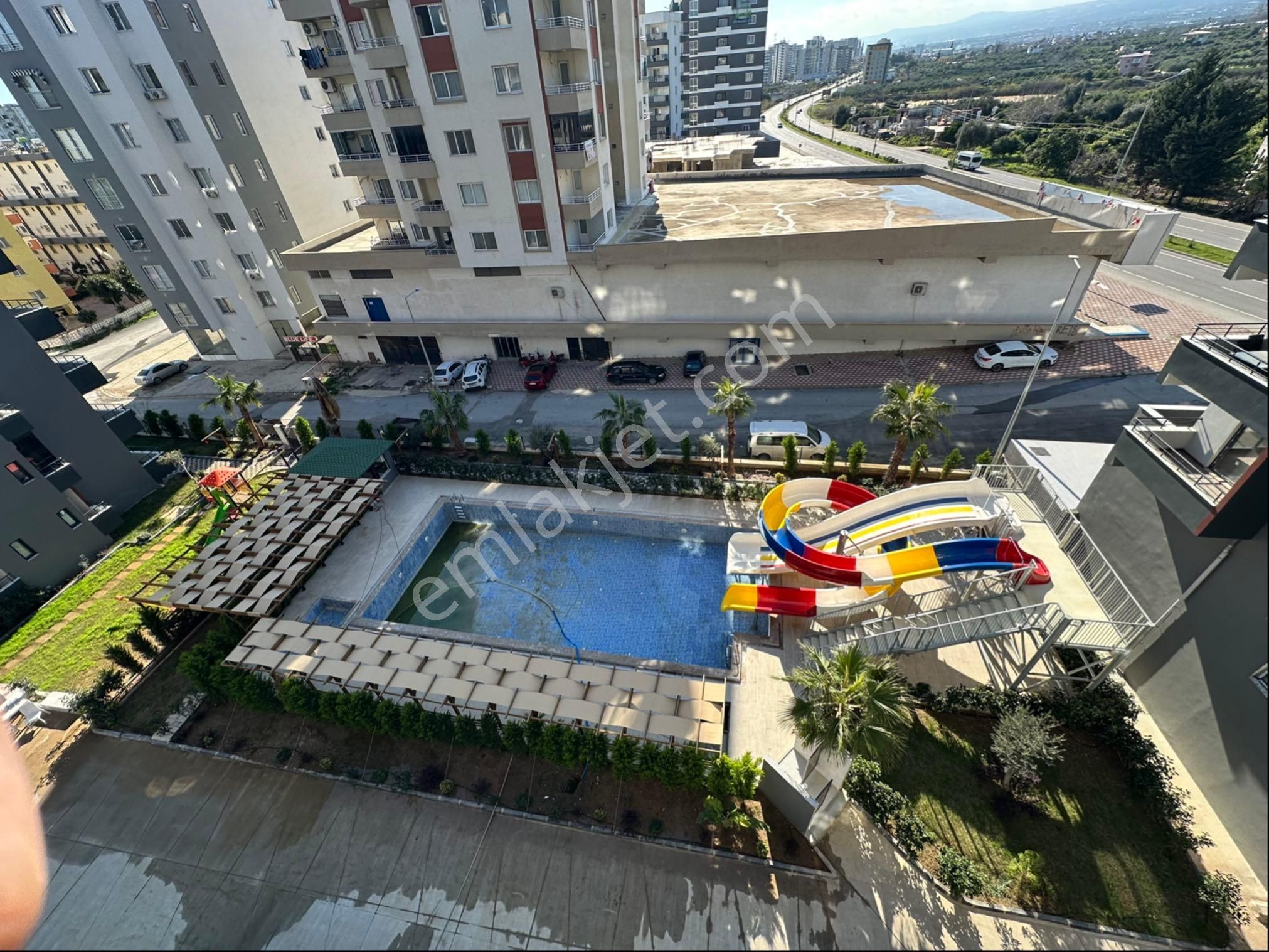 Tömükte Full Aktiviteli Sitede 1+1 Fırsat Daire - Görsel 12