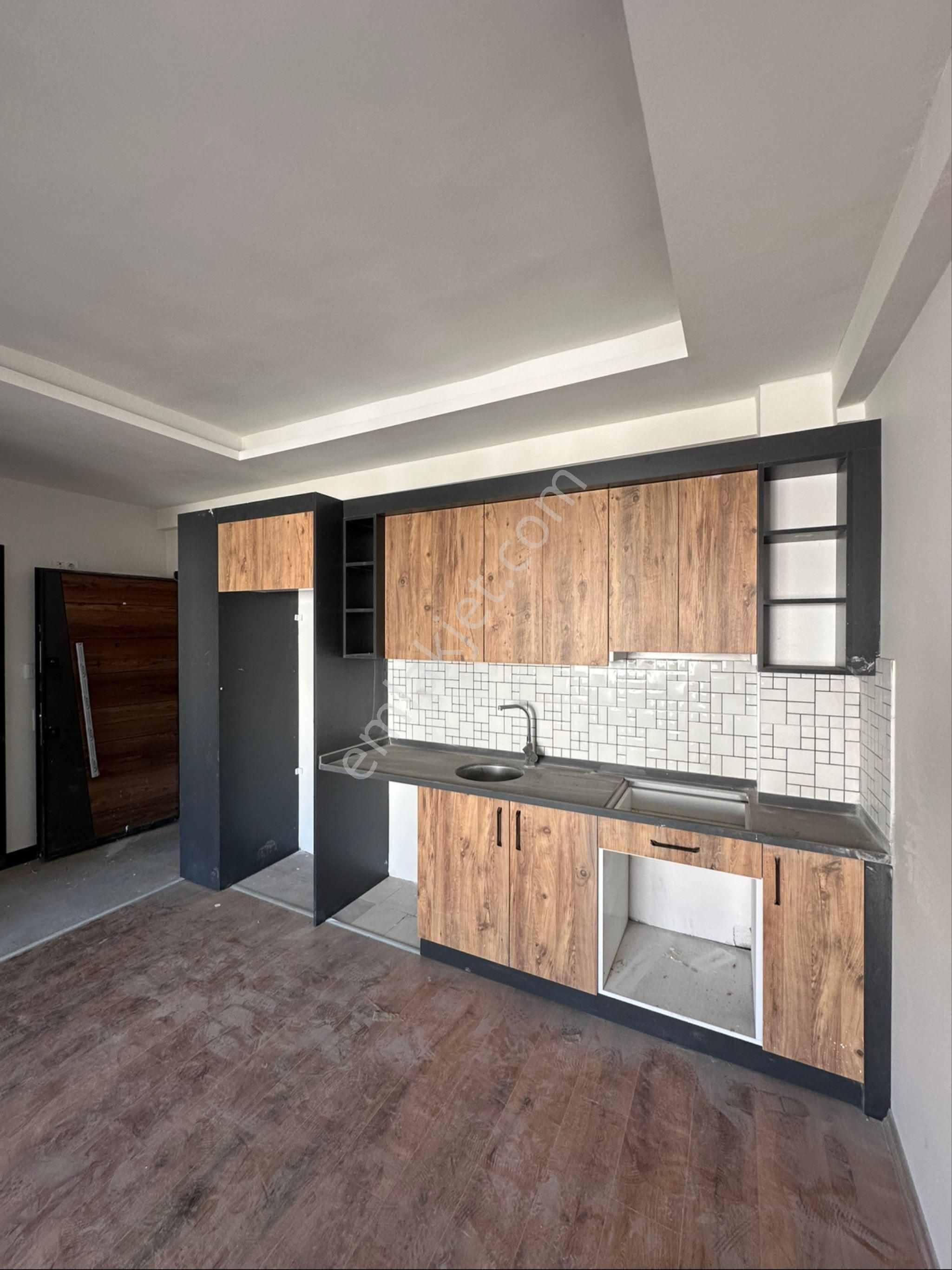 Tömükte Full Aktiviteli Sitede 1+1 Fırsat Daire - Görsel 5