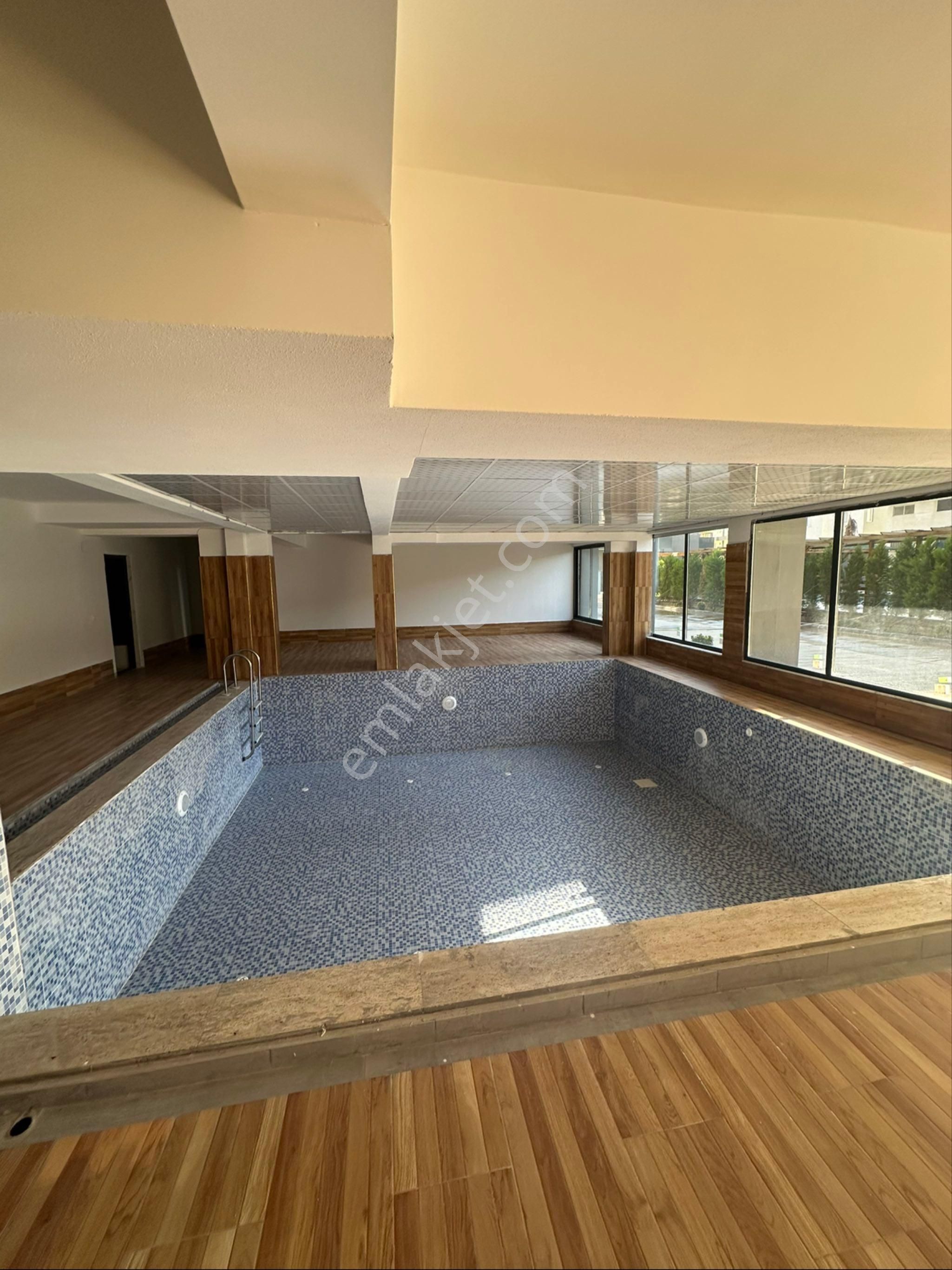 Tömükte Full Aktiviteli Sitede 1+1 Fırsat Daire - Görsel 3