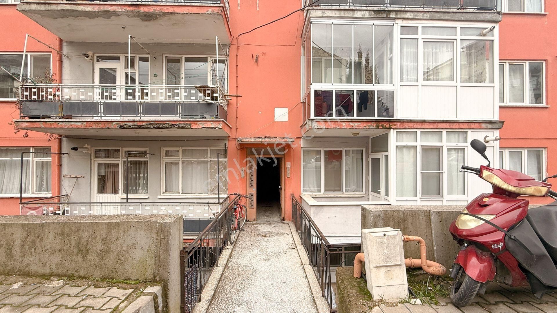 C 21 Bal’dan Ali Hikmet Paşa Mahallesinde 2+1 Satılık Daire - Görsel 2