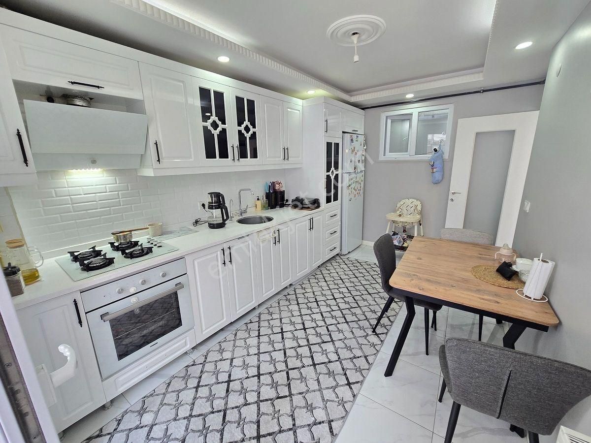 Esenyurt Turgut Özalda Metrobüse 500 Metre 3+1=110m2 Ara Kat - Görsel 9