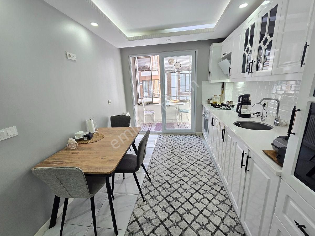 Esenyurt Turgut Özalda Metrobüse 500 Metre 3+1=110m2 Ara Kat - Görsel 8