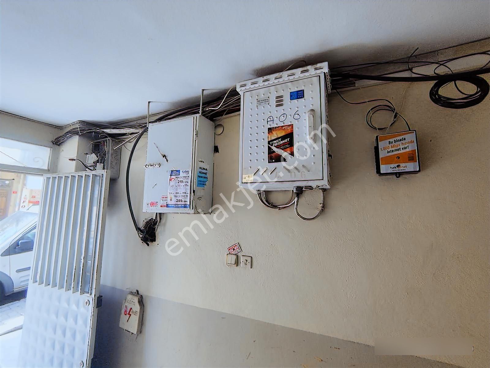 Azmir'den Kiralık 1+1 Cadde Üstü Asansörlü Ofis For Rentللإيجار - Görsel 9