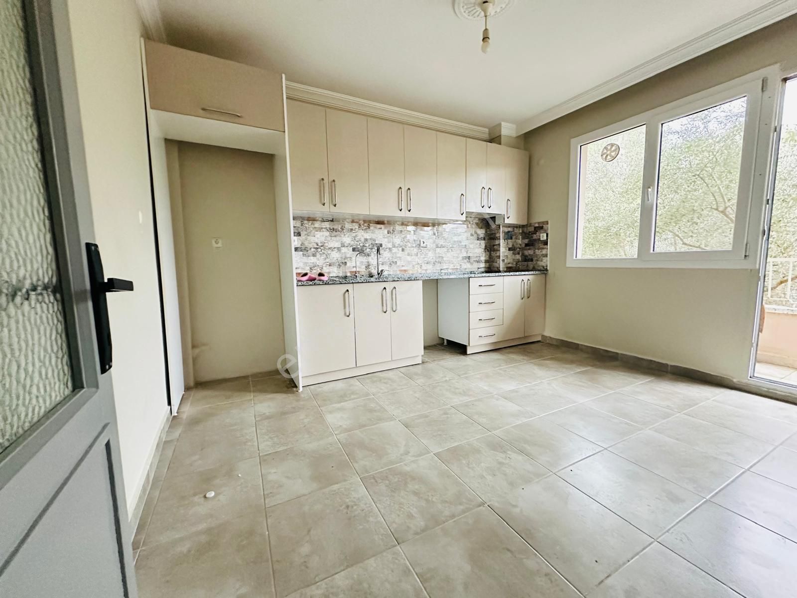 🏡 Göl-san Gayrimenkul’den 🏡 Pınarbaşı Mah. 290 M2 Arsa İçinde Müstakil Ev - Görsel 2