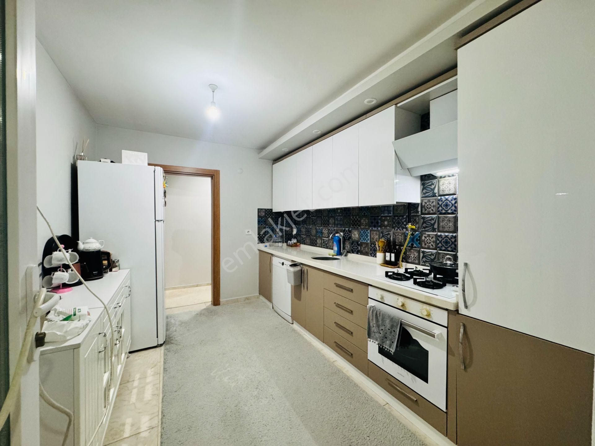 Güven'den Kapaklı'da Cadde Üstünde,k.otoparklı,teraslı 3+1 Daire - Görsel 11