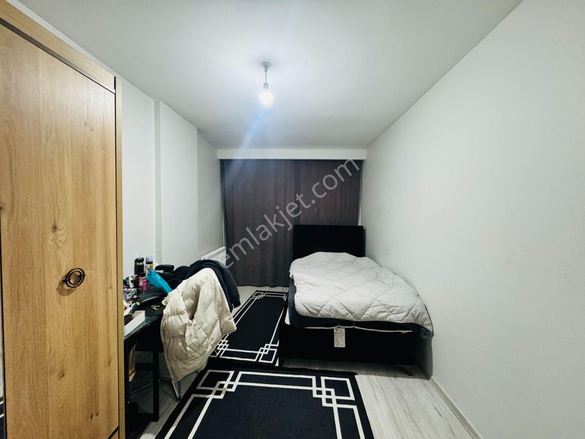 Güven'den Kapaklı'da Cadde Üstünde,k.otoparklı,teraslı 3+1 Daire - Görsel 16