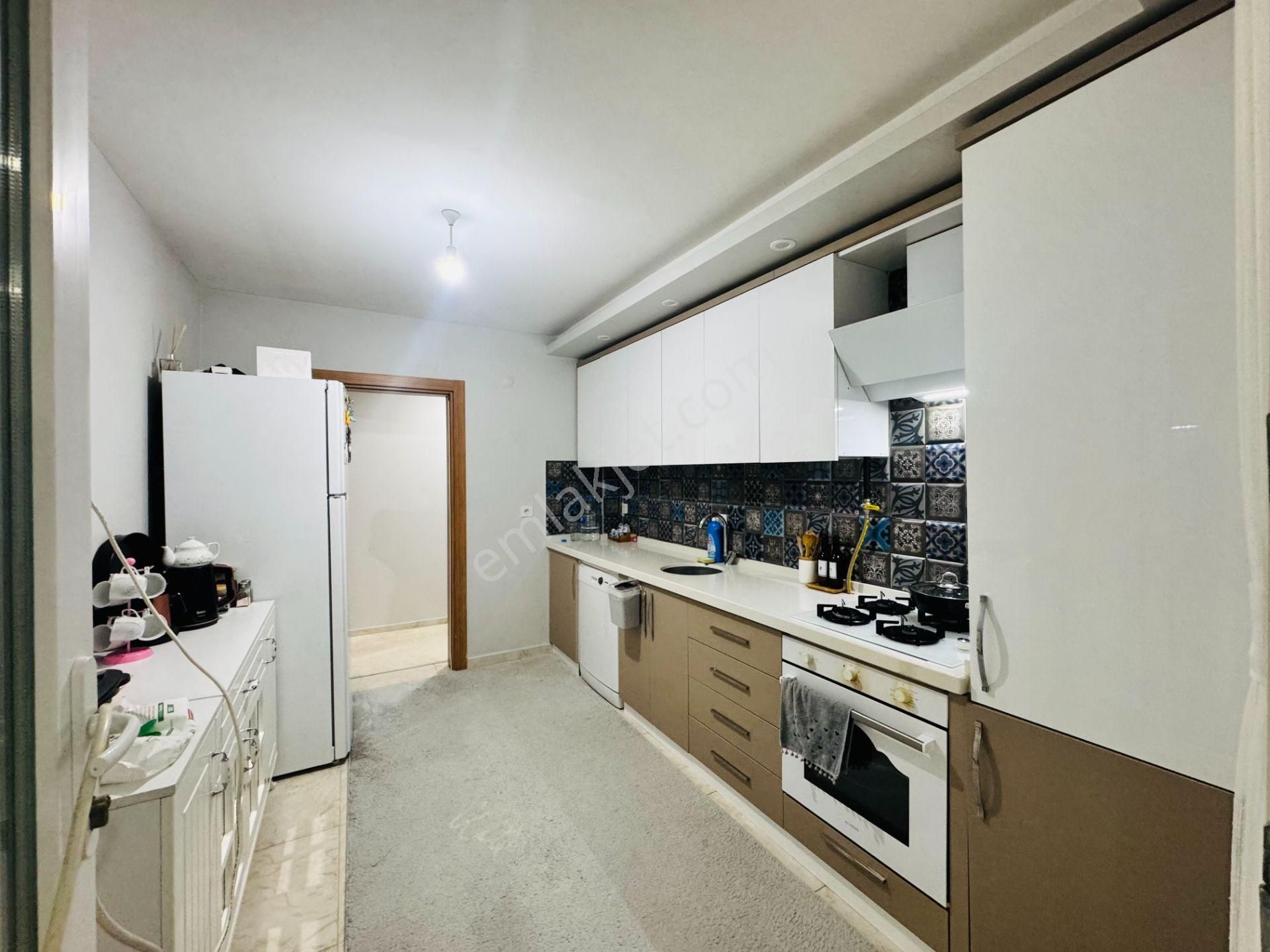 Güven'den Kapaklı'da Cadde Üstünde,k.otoparklı,teraslı 3+1 Daire - Görsel 10