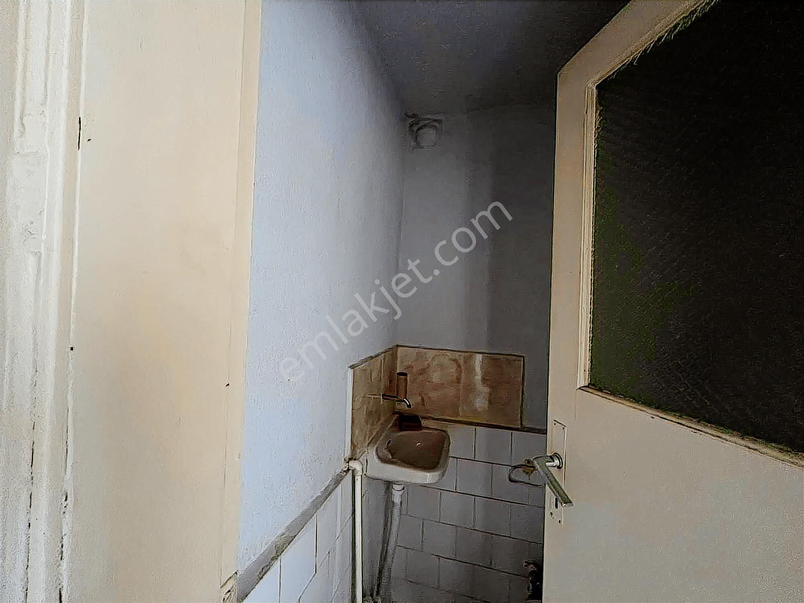 Ofis Büro İşyeri Meydan Uzunsokak Hacıkasım Çarşı Mah Kiralık - Görsel 17