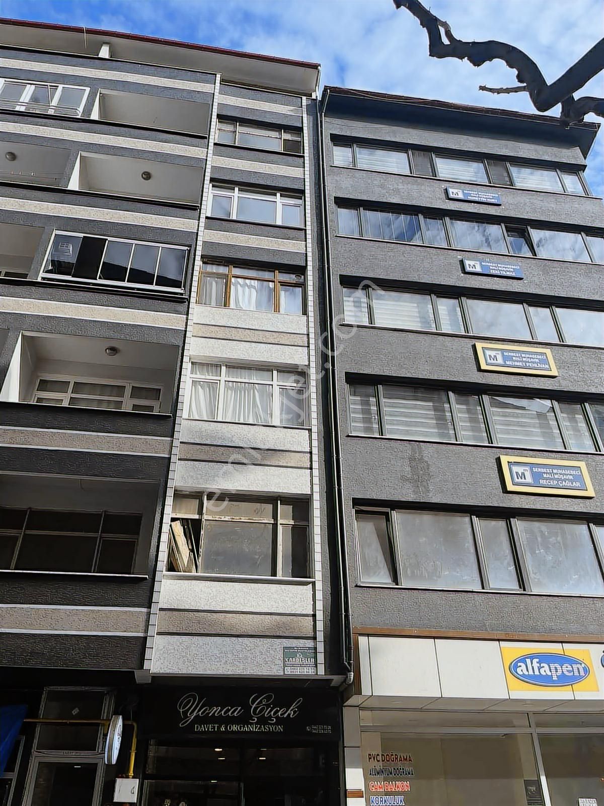 Ofis Büro İşyeri Meydan Uzunsokak Hacıkasım Çarşı Mah Kiralık