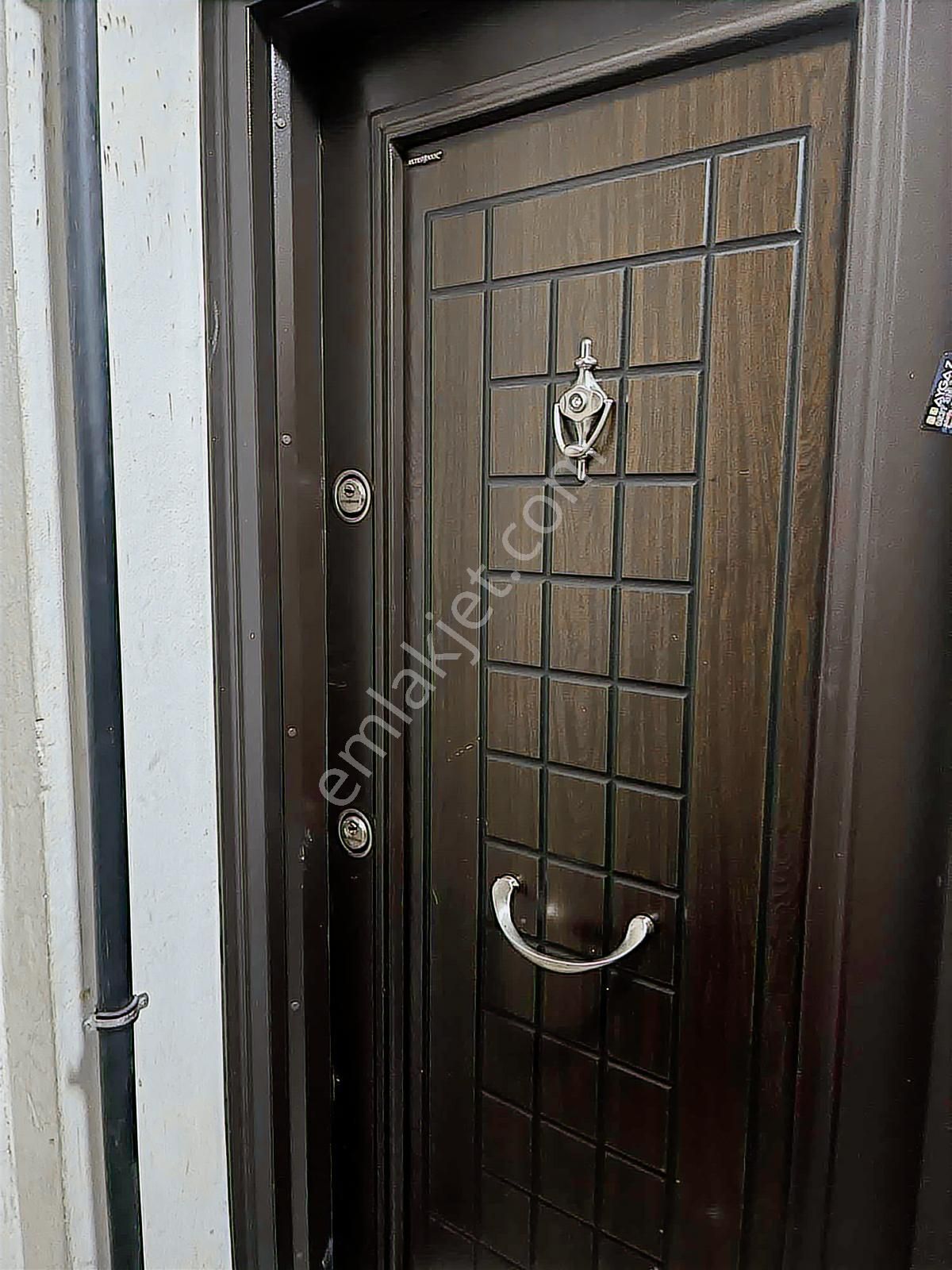 Ofis Büro İşyeri Meydan Uzunsokak Hacıkasım Çarşı Mah Kiralık - Görsel 2