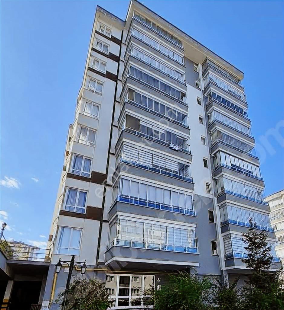 Aydınlıkevler Geniş Lüks Merkezi 4+1 Satılık Daire