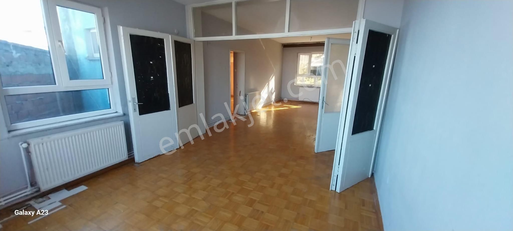 Yeşil Caminin Hemen Altın Da Manzaralı Satılık Daire
