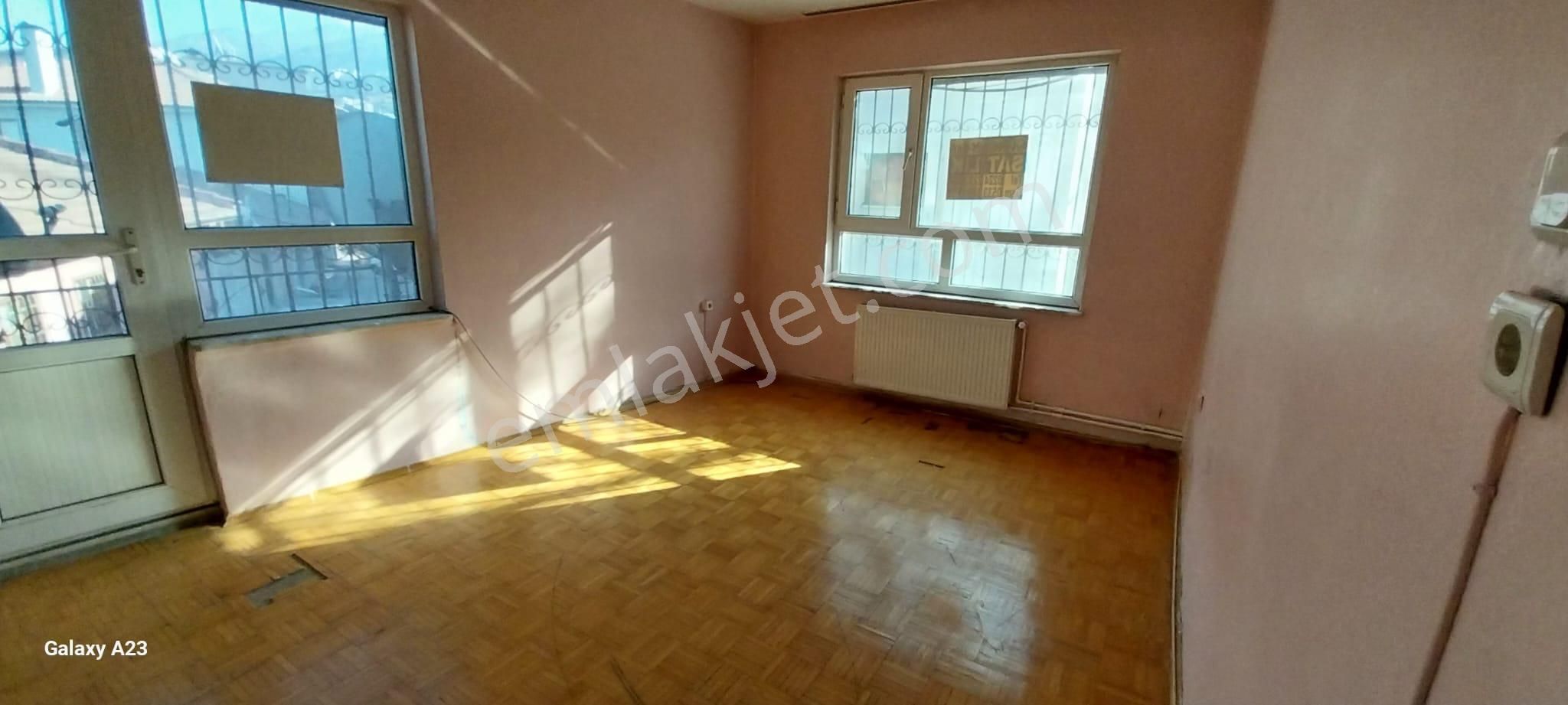 Yeşil Caminin Hemen Altın Da Manzaralı Satılık Daire - Görsel 16