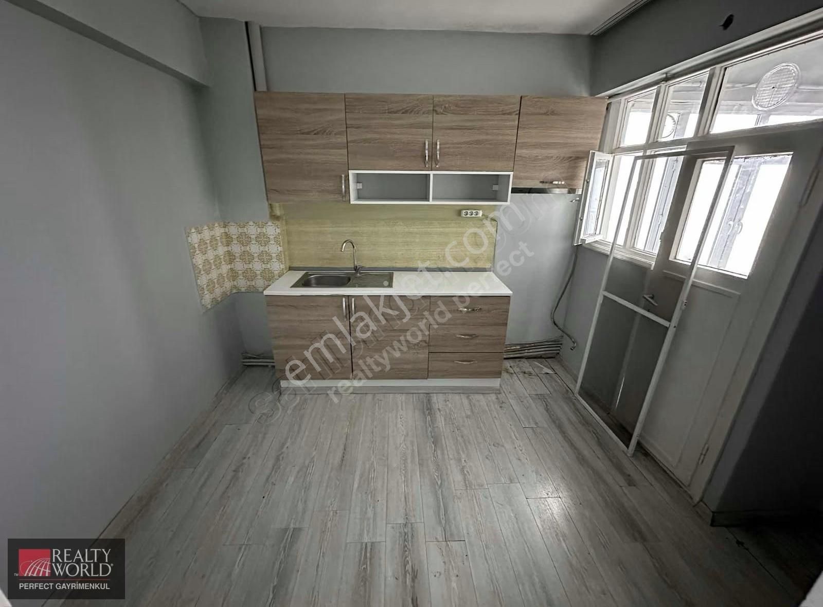 *realty World* Kiralık Kilyos'da 2+1 Deniz Manzaralı Daire - Görsel 3