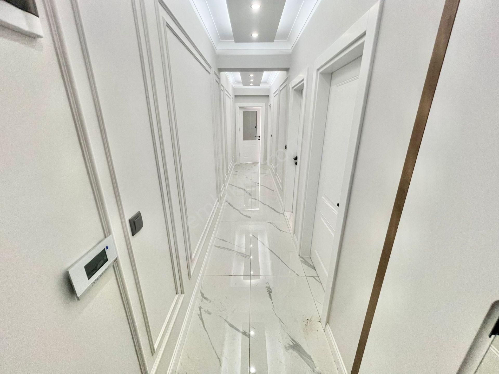 ⭐ay Emlak'tan⭐akçay'da Denize Sadece 50 M Muhteşem Konumlu Ön Cephe Şık Tasarımlı Satılık 3+1 Daire - Görsel 21