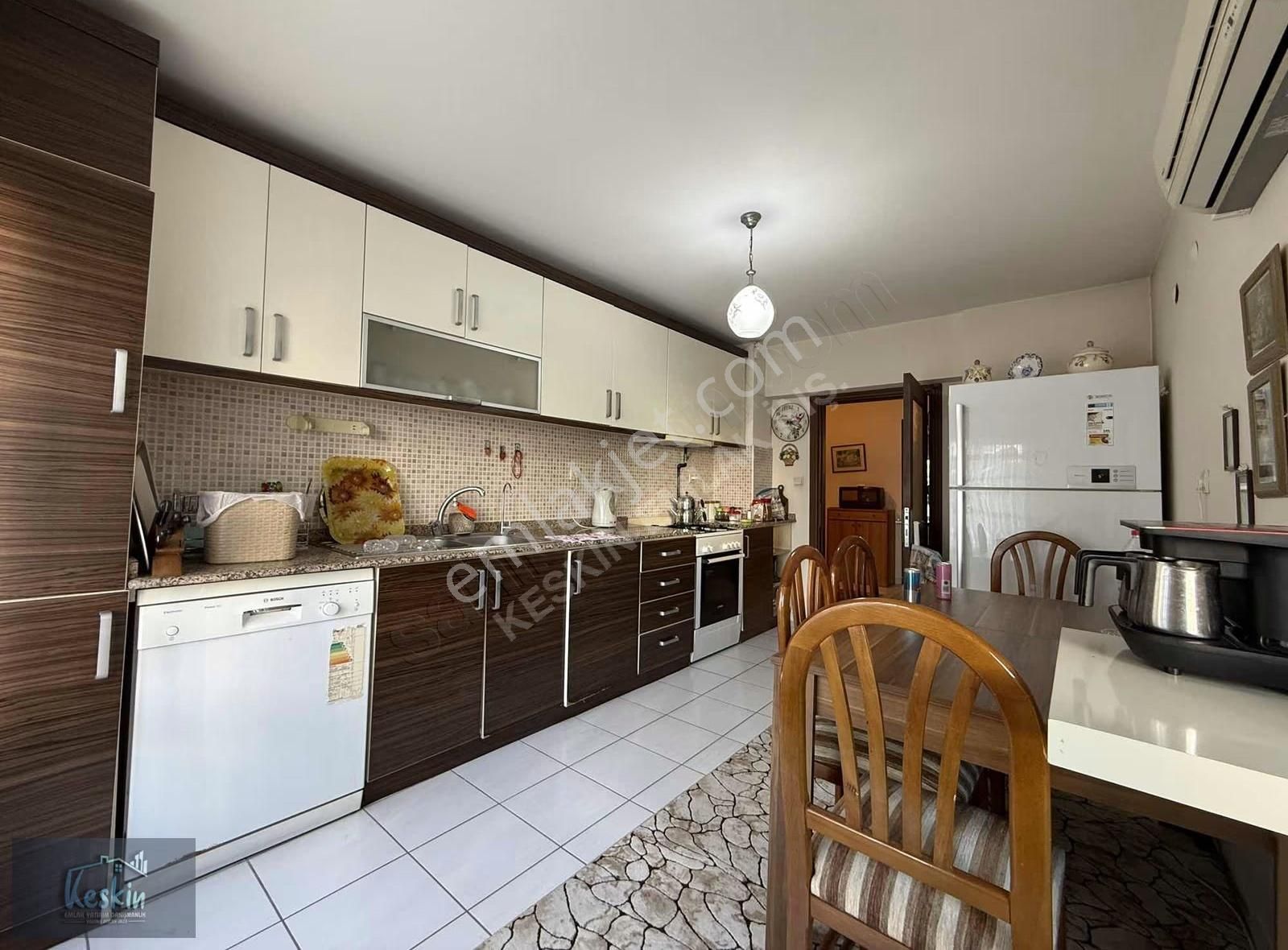 Durukent Sitesi'nde Havuzlu, Güvenlikli 3+1 Daire - Görsel 6