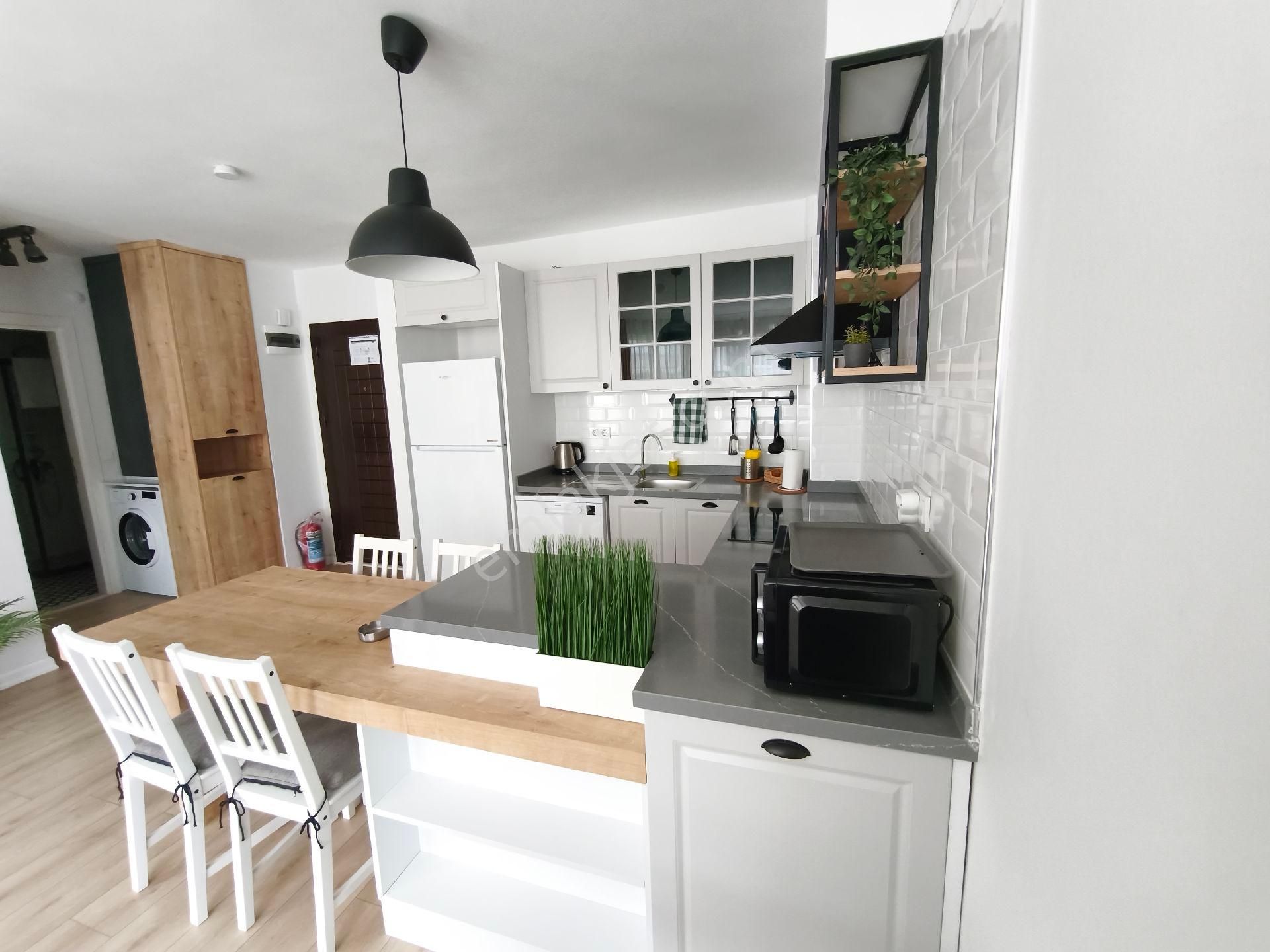 Konyaaltında Denize Sıfır Eşyalı Daire - Görsel 23