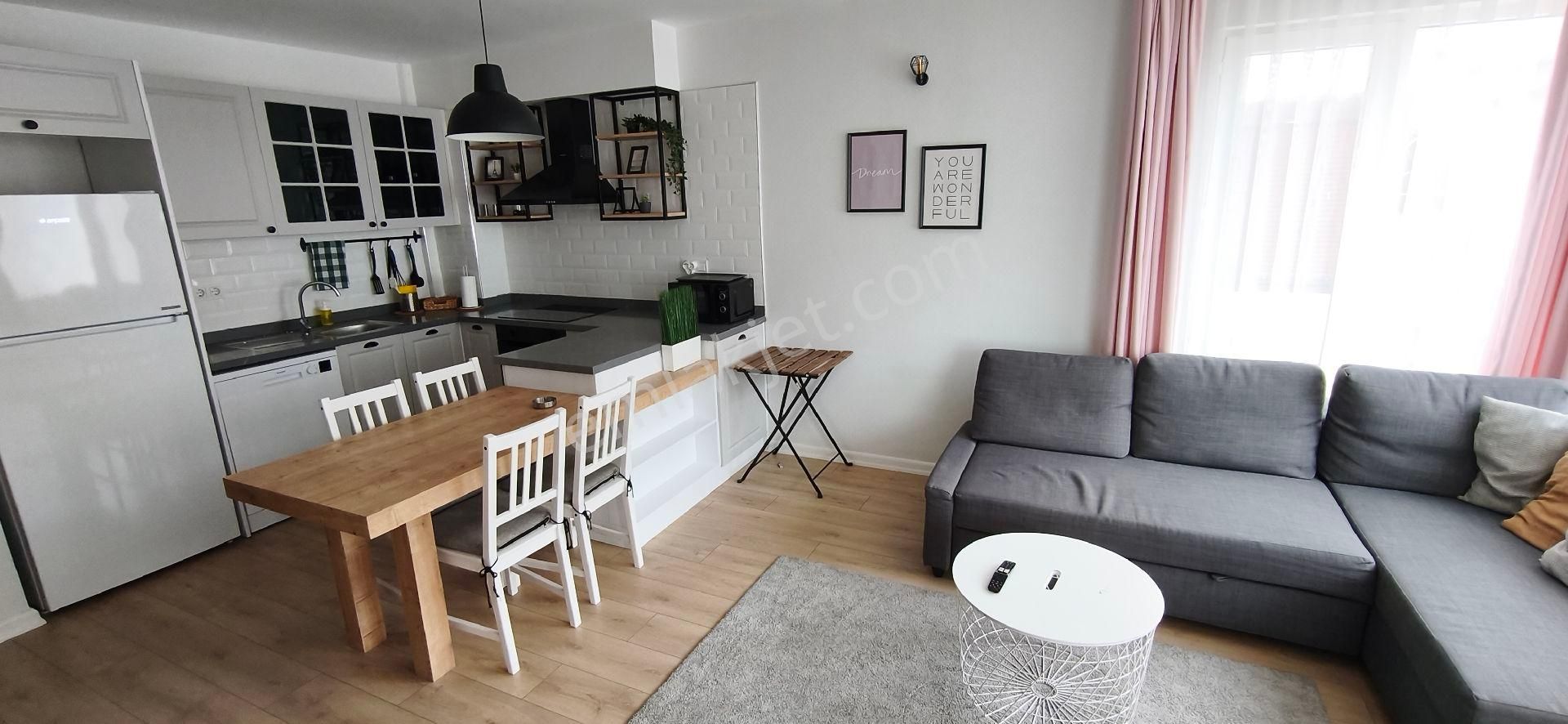 Konyaaltında Denize Sıfır Eşyalı Daire - Görsel 16