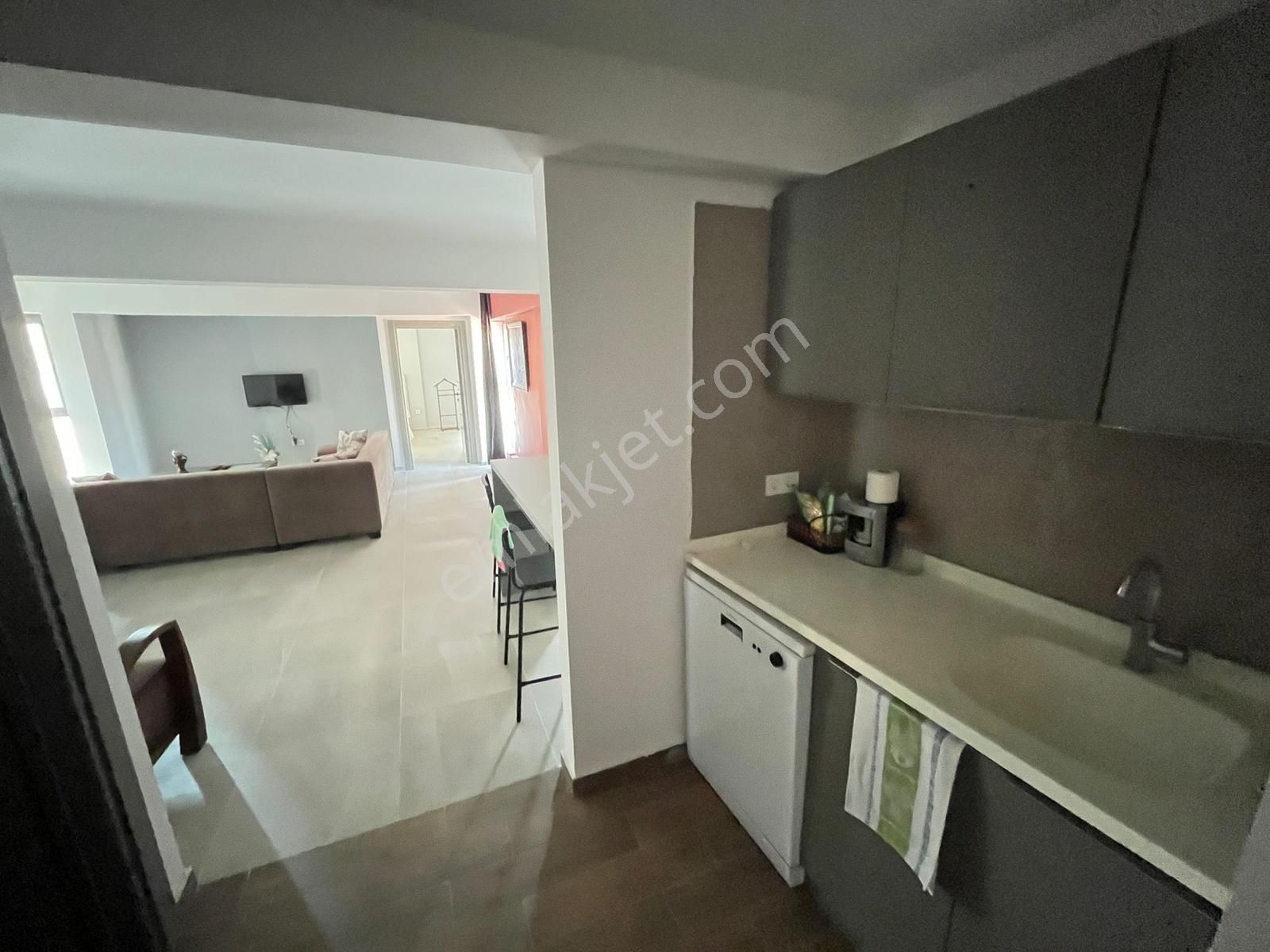 Milli Kuvvetler Cad. Ayrı Mutfaklı Geniş Lüks 1+1 Kiralık Daire - Görsel 3