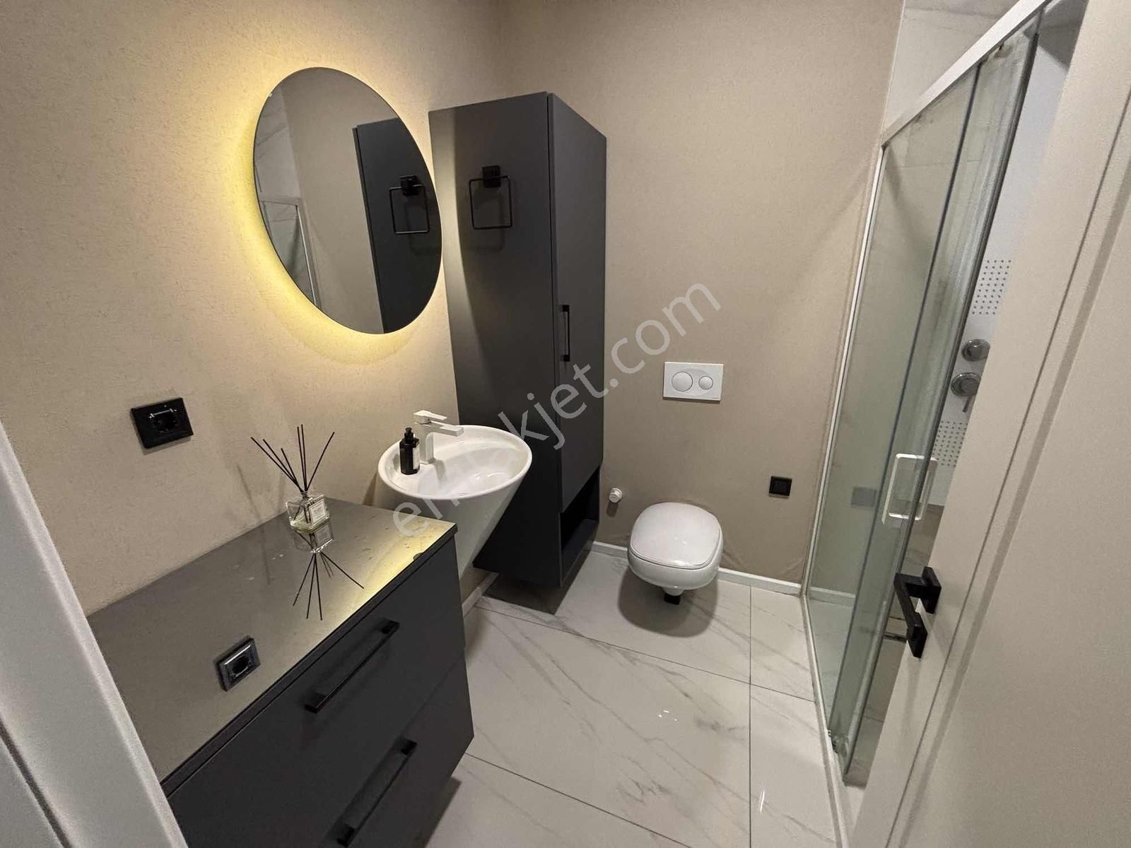 Central Balat'da 9 Katlı Binada 180 M2 Kiralık Daire - Görsel 12