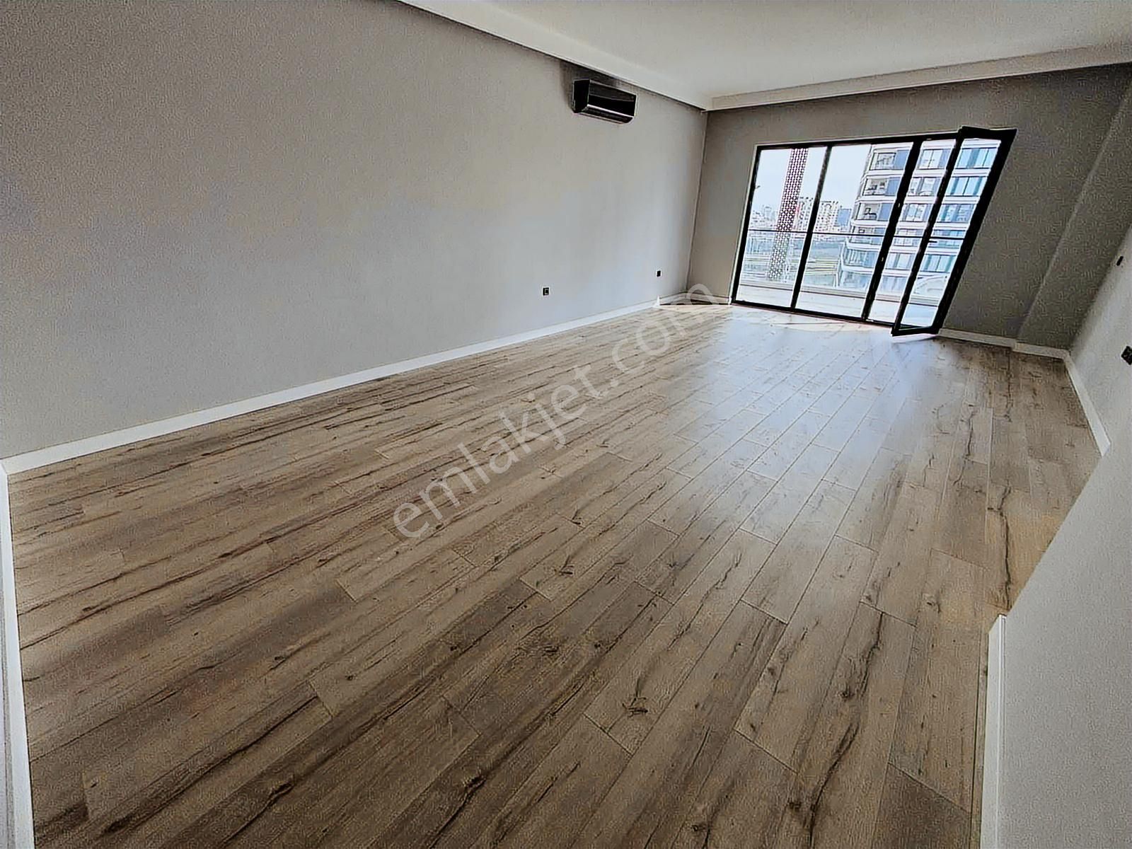 Central Balat'da 9 Katlı Binada 180 M2 Kiralık Daire - Görsel 3
