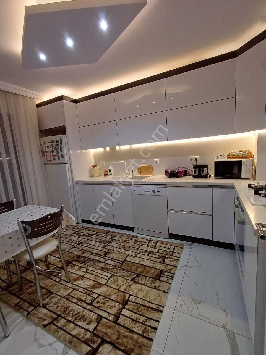 Şirinyer'in Kalbinde Lüks Ve Konforlu Özel Yapım Daire - Görsel 11