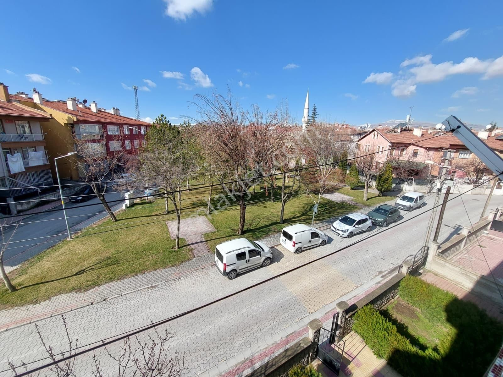 Dumlupınar Mah. Barış Cd. Yakını 3+1 Bakımlı Park Cepheli Daire - Görsel 28