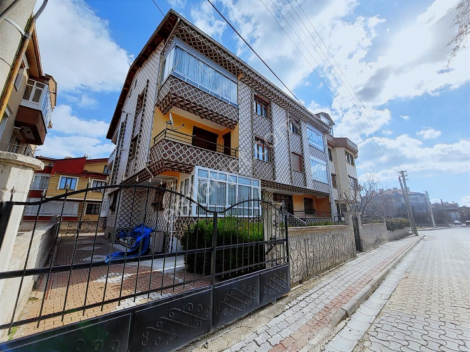 Dumlupınar Mah. Barış Cd. Yakını 3+1 Bakımlı Park Cepheli Daire - Görsel 30