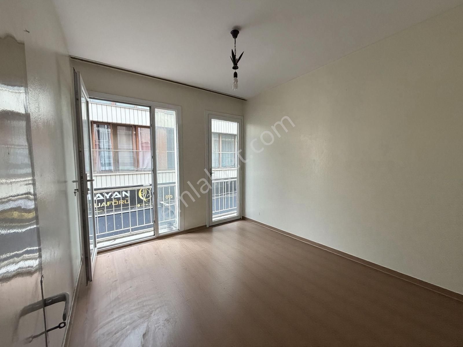 Karşıyaka Çarşı İçinde Satılık 2+1 Daire - Görsel 11