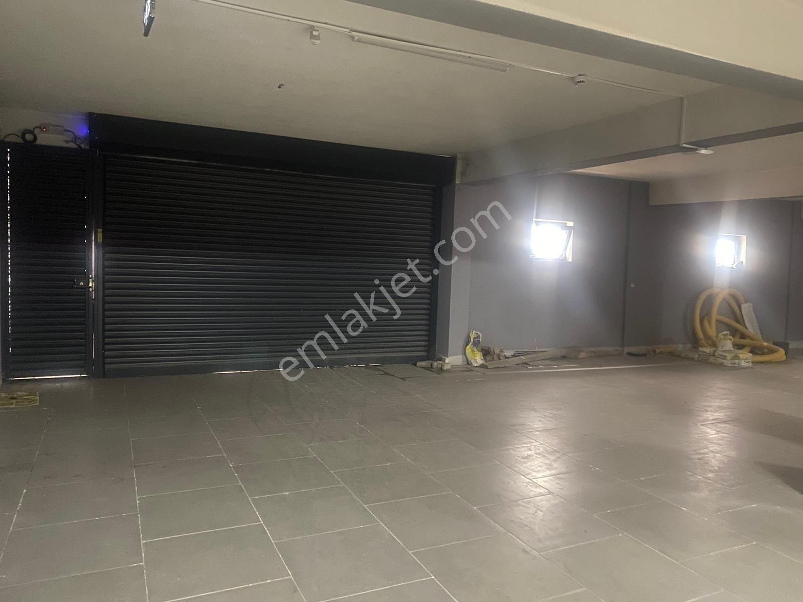 İpekyolu Cad. Üzerinde Tarım Koop. Market Altında Kiralık Depo