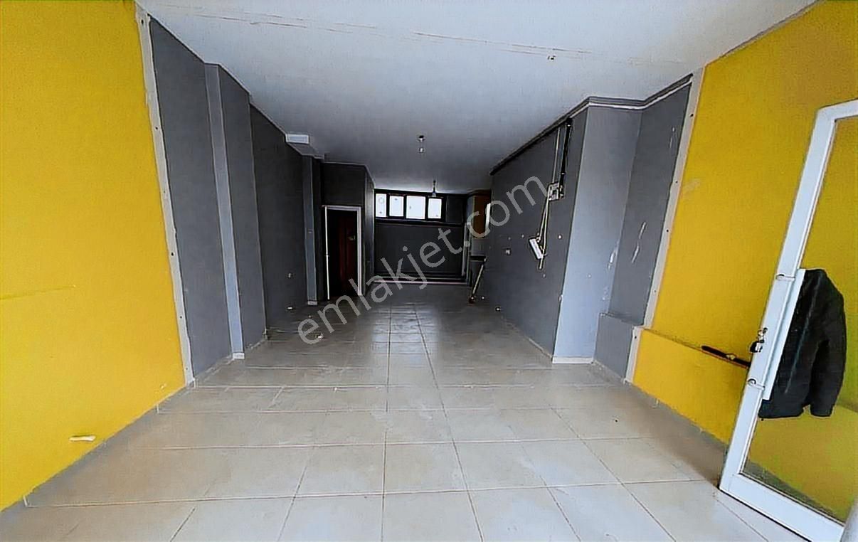 Söğütlü Çeşme'de Cadde Üstünde 135 M2 2 Katlı Satılık Dükkan