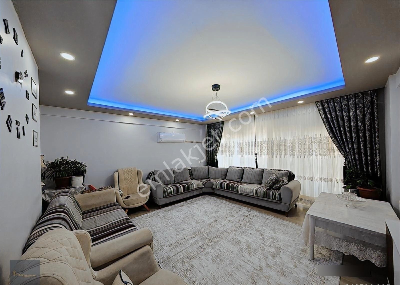 Bahçelievler'de Site İçi 2+1 120 M2 Ara Kat Ultra Lüks Satılık